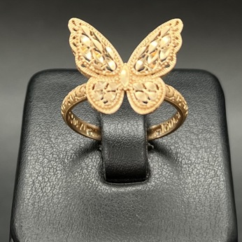 انگشتر پروانه